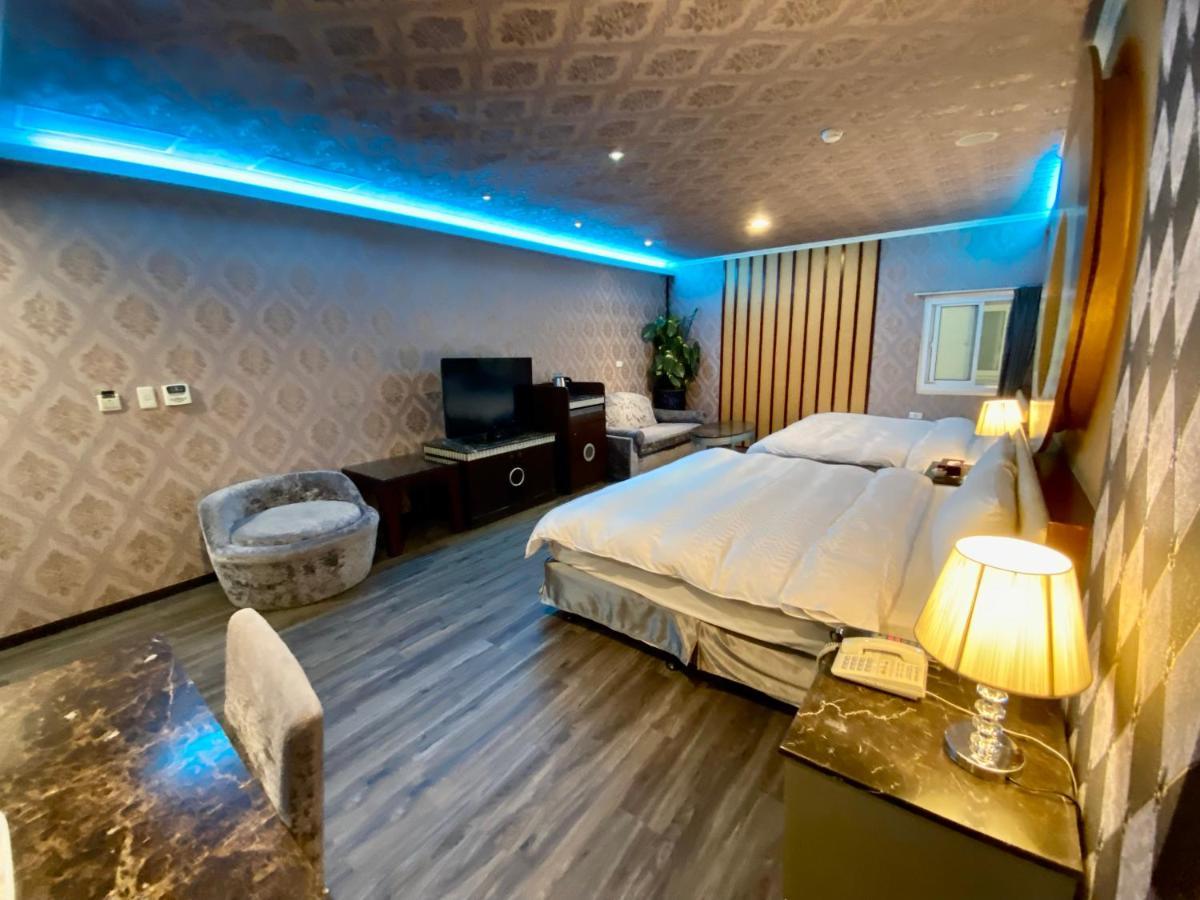 Huang Xing Motel Pingtung Exterior photo