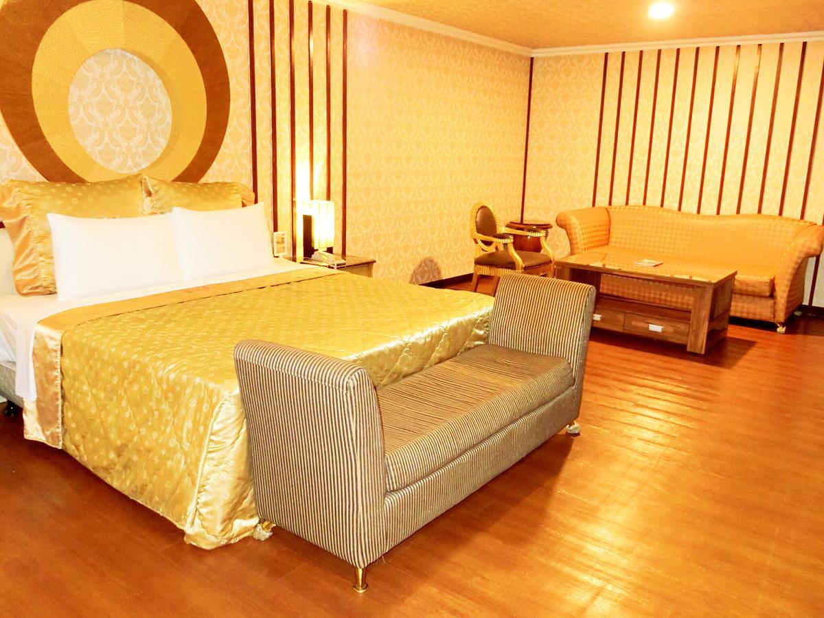 Huang Xing Motel Pingtung Exterior photo
